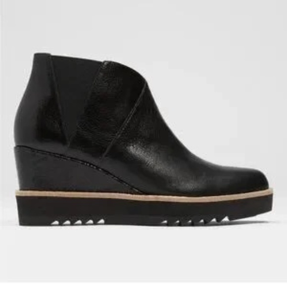 Eileen Fisher Caddy Wedge Bootie in Black Embossed Leather Size 6.5 - Picture 1 of 6